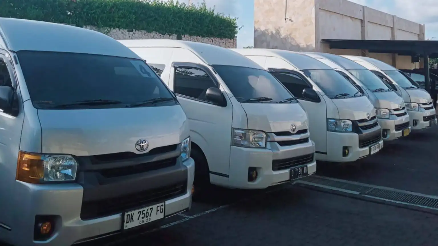 Hiace Commuter